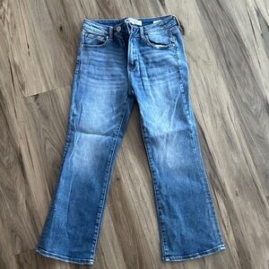 Stylish Women's Blue Cropped Jeans